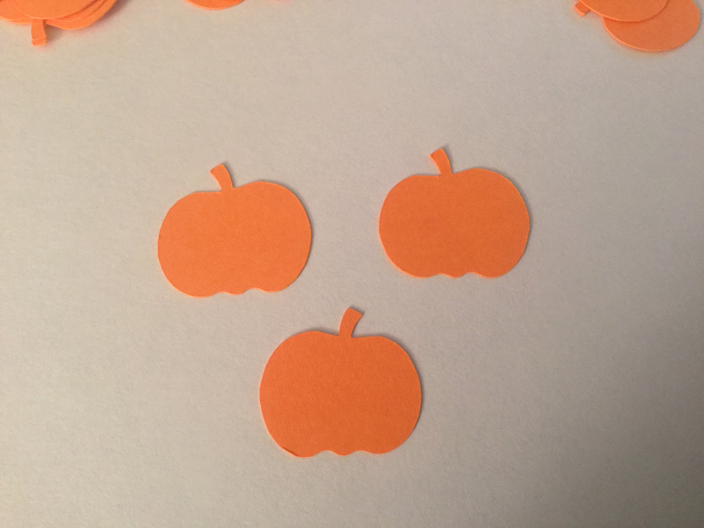 100 Orange Pumpkin Confetti Halloween Cut outs Thanksgiving Confetti Thanksgiving Decorations Pumpkin Cutouts Pumpkin Diecuts Fall Confetti