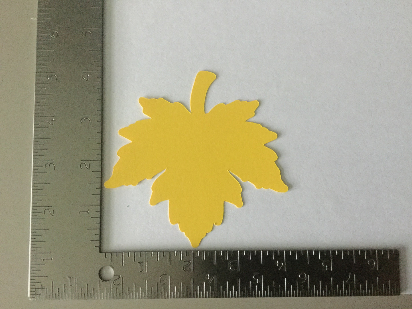 25 Large Fall Leaves Die cuts, 4 inch Yellow Leaf Cutout, Large Leaf Confetti, Thanksgiving Decor, Thankful Tree, Autumn Leaves