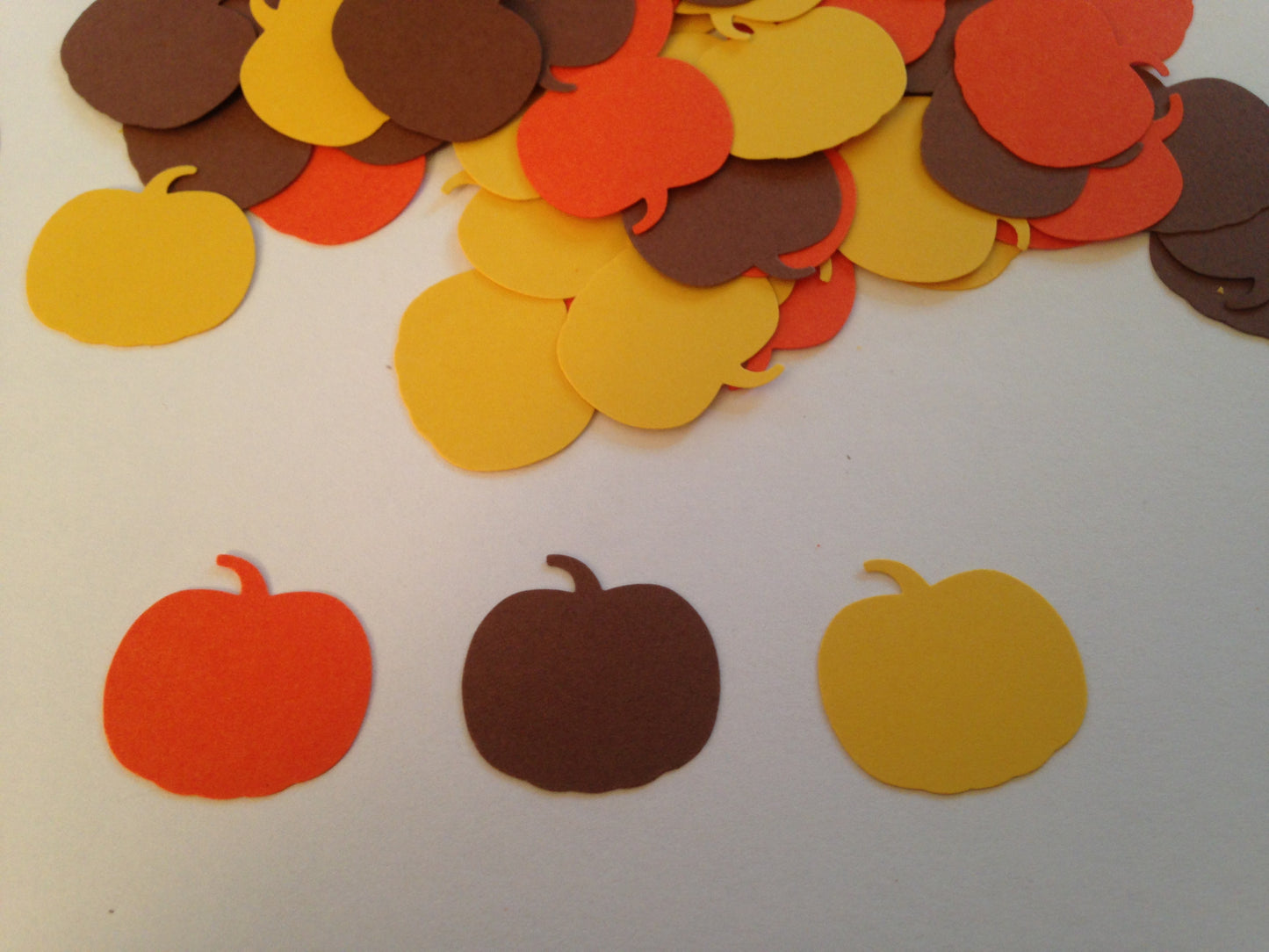 100 Pumpkin Cardstock Die Cuts – Orange, Brown & Yellow Paper Cutouts for Fall Crafts, Scrapbooking & Party Décor