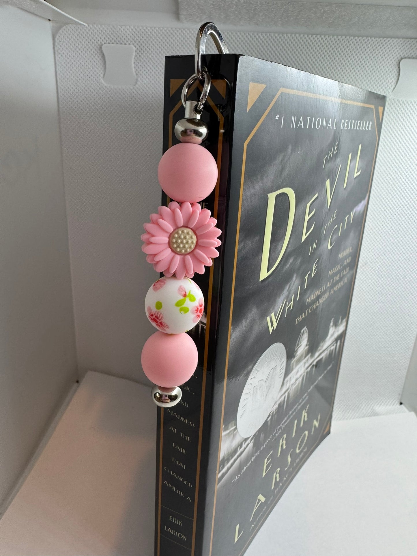 Pink Daisy Bookmark, Reading Accessory, Beaded Metal Bookmark