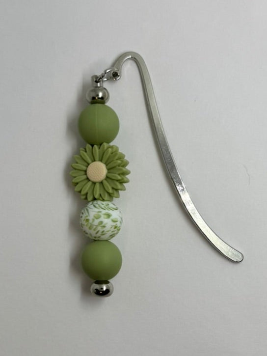 Green Daisy Bookmark, Reading Accessory, Beaded Metal Bookmark
